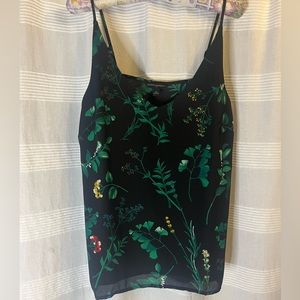 - Banana Rebublic , size small, floral, flowy, tank
Monstera Resortwear